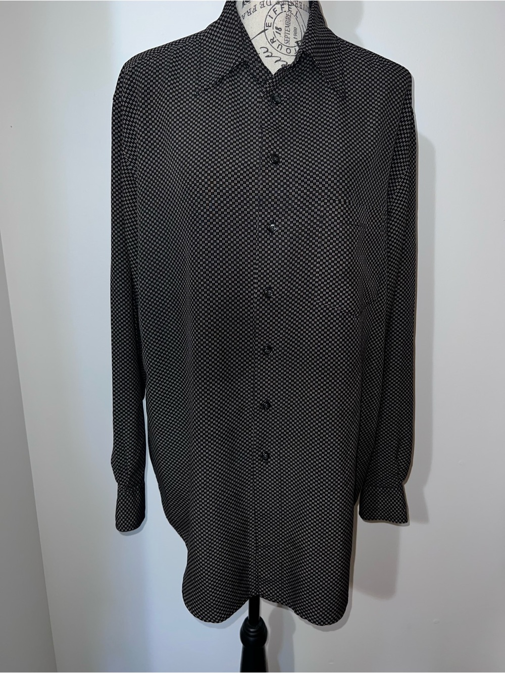 Murano 100% Silk Button Down Shirt Men’s Medium Black Geometric Dobby Print